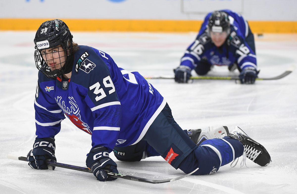 Торпедовец Глеб Пугачёв вошёл в число лауреатов игровой недели КХЛ